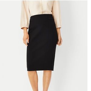 Ann Taylor High Waisted Seamed Pencil Skirt black